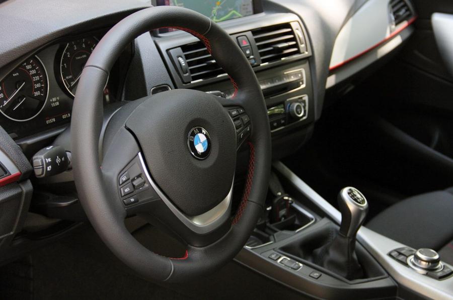  BMW 1-Series 5-Door 2012 года  (фото 29 из 57)